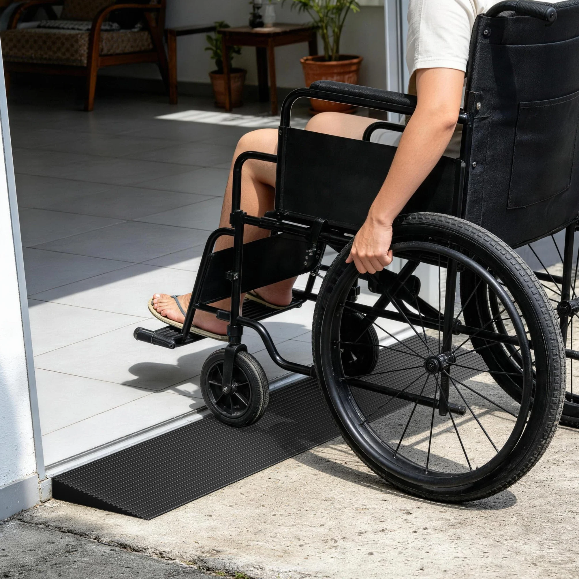 Wiltec Rampa progowa o wymiarach 25 x 150 x 900 mm, z solidnej gumy i antypoślizgową powierzchnią, dla wózków dziecięcych i inwalidzkich