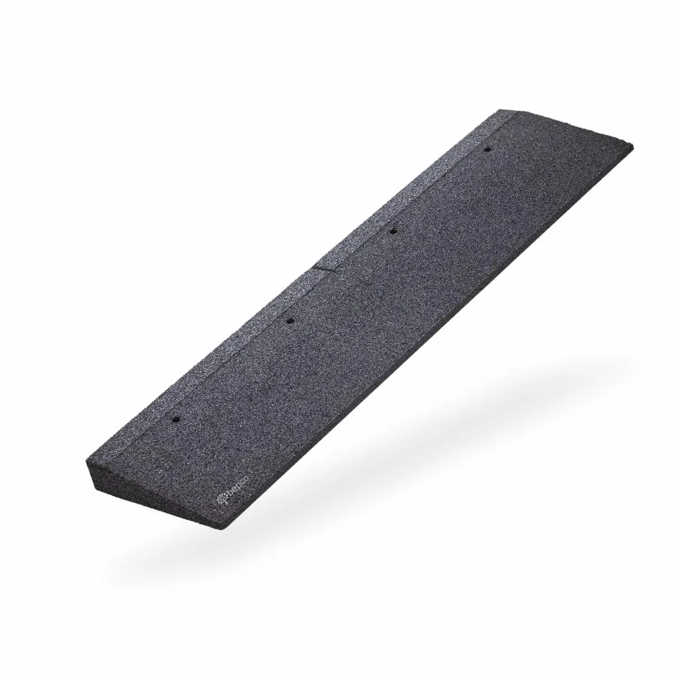 bepco Rampa do krawężnika, dł. x szer. x wys.: 100 x 25 x 5 cm z gumy (czarna) rampa najazdowa, rampa progowa, z łożyskowanymi podkładkami do mocowania